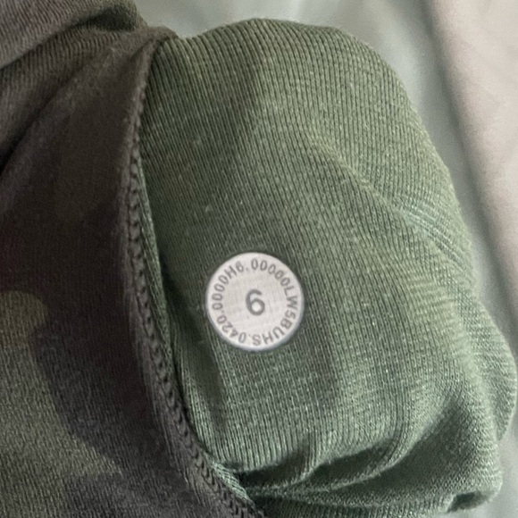 Lululemon Size 6 Align Pants 28” Full Length Incognito Camo Multi Gator Green - Picture 4 of 5